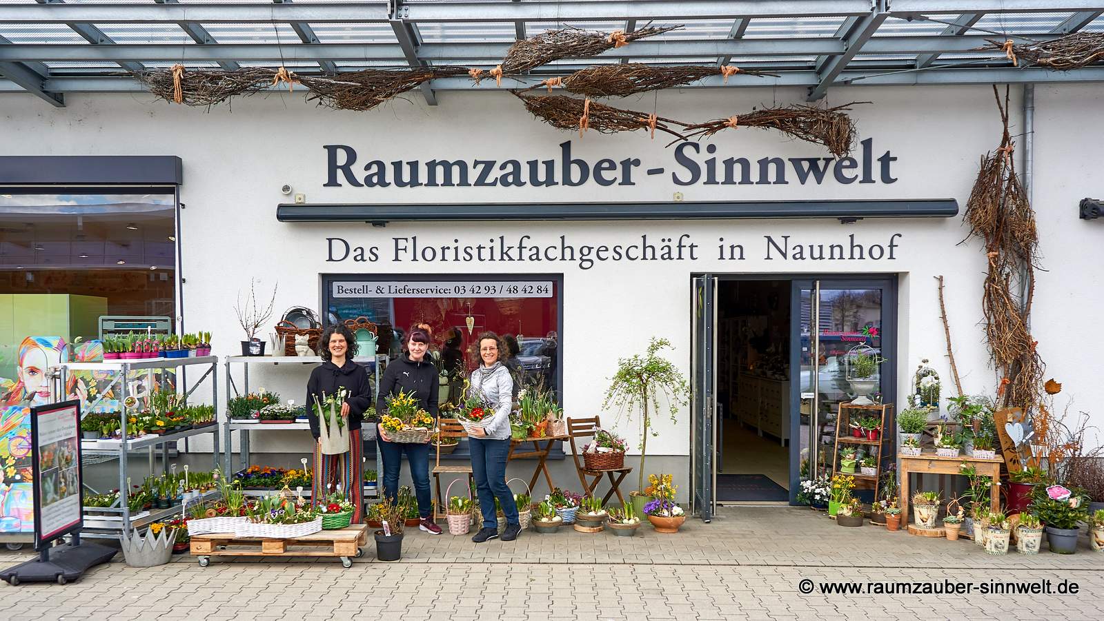 Team Raumzauber-Sinnwelt: Freude an Blumen und Pflanzen und Spaß bei der Arbeit