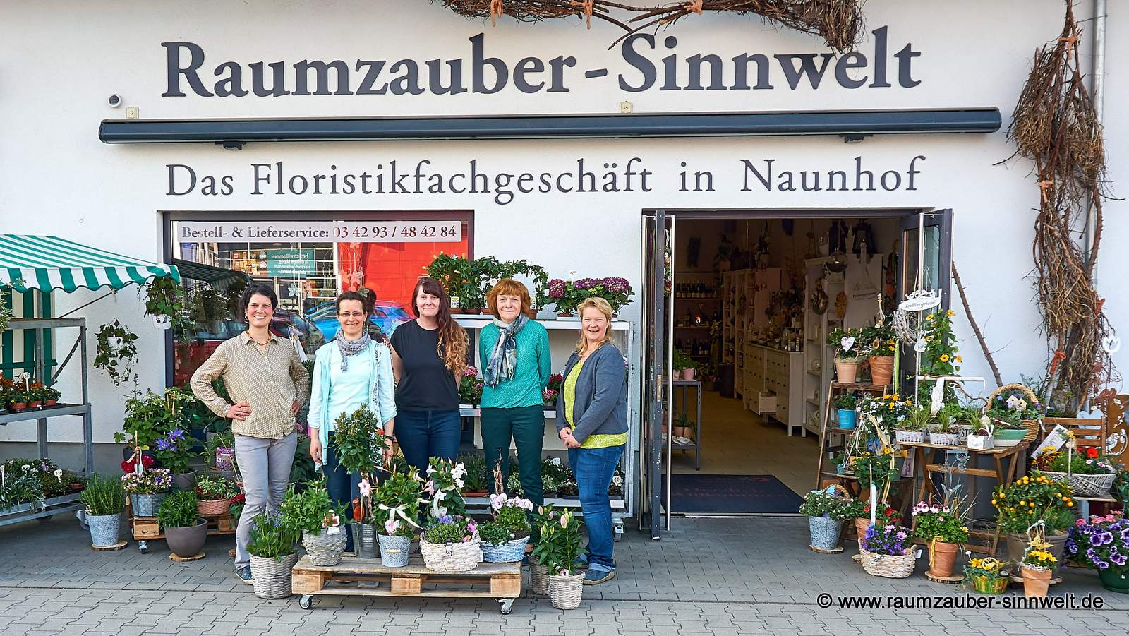 Team Raumzauber-Sinnwelt: Freude an Blumen und Pflanzen und Spaß bei der Arbeit