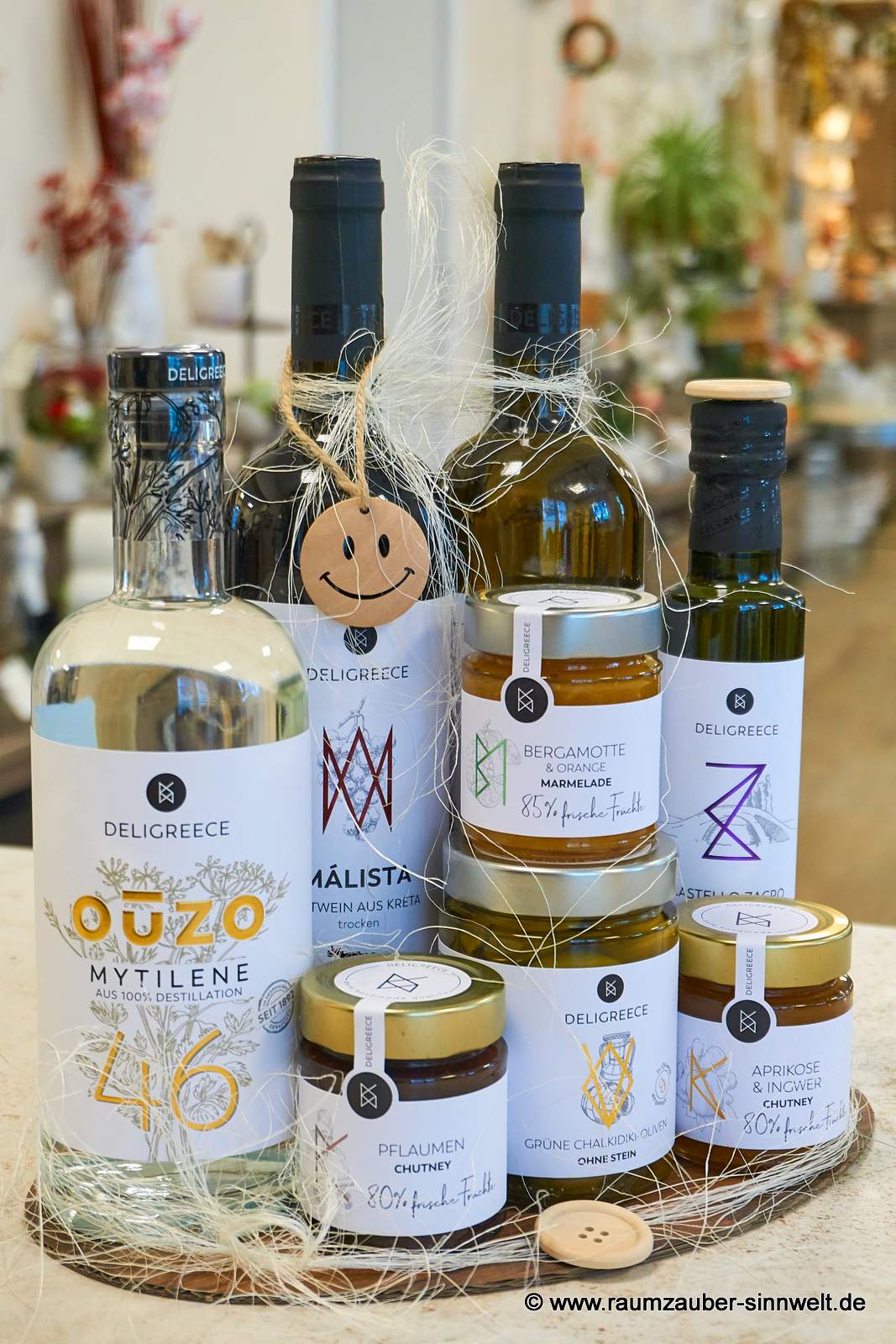 Aromatische und natürliche Frucht- und Gewürz-Olivenöle, eingelegte Oliven, Chutneys, Konfitüren, Weine und Ouzo von Deligreece.