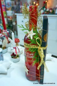 Glühpunsch Feuer und Flamme mit Schokolade von chocoMe weihnachtlich dekoriert