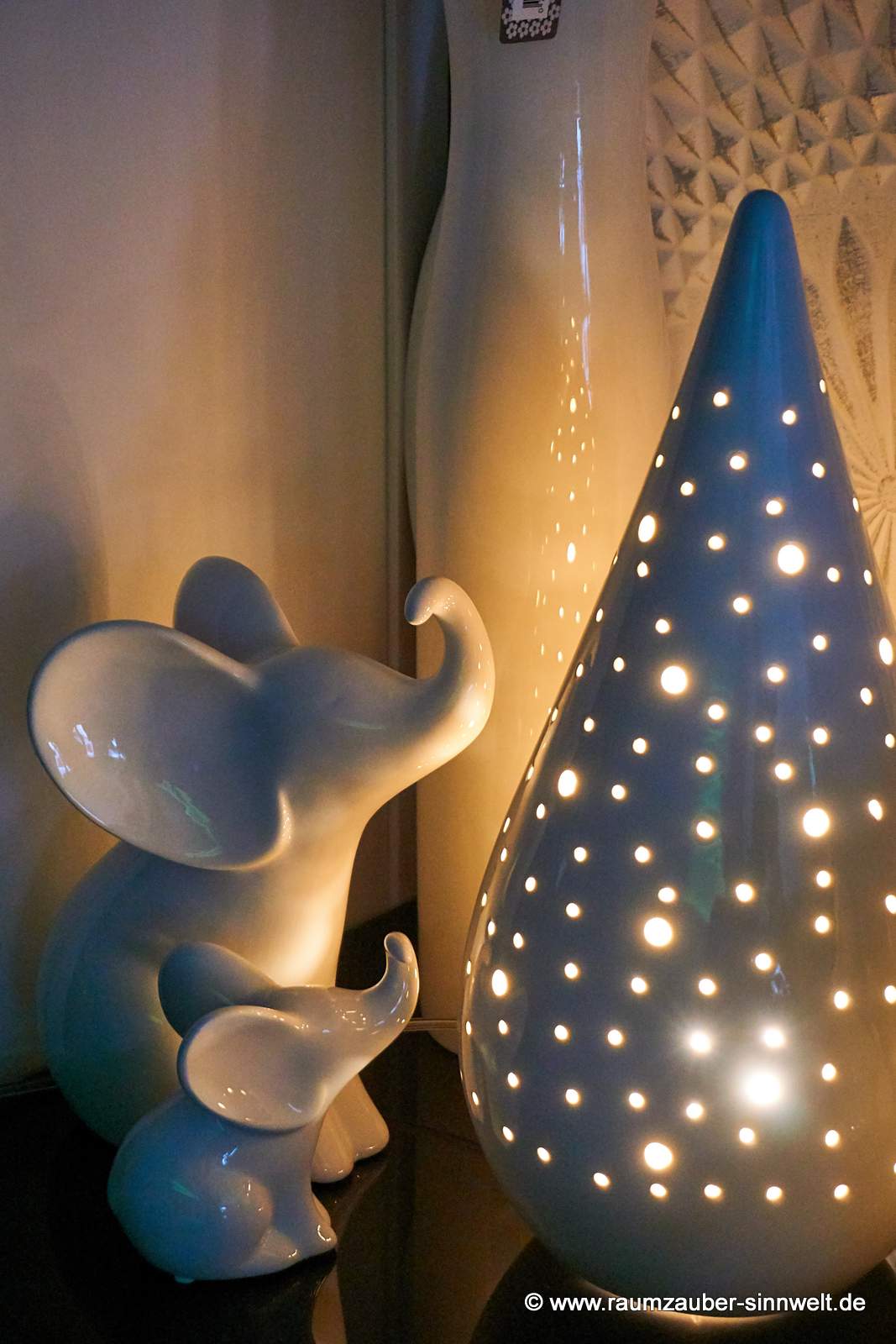 Deko-Elefanten Leon und Deko-Lampe Valeno von TIZIANO.